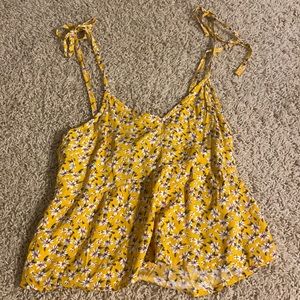 hollister floral tank tie up
